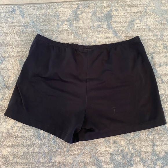 Women’s Adidas Athletic Shorts - Size Large - Picture 6 of 7
